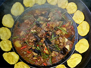 地鍋雞烹飪手法說(shuō)明及其制作調料介紹